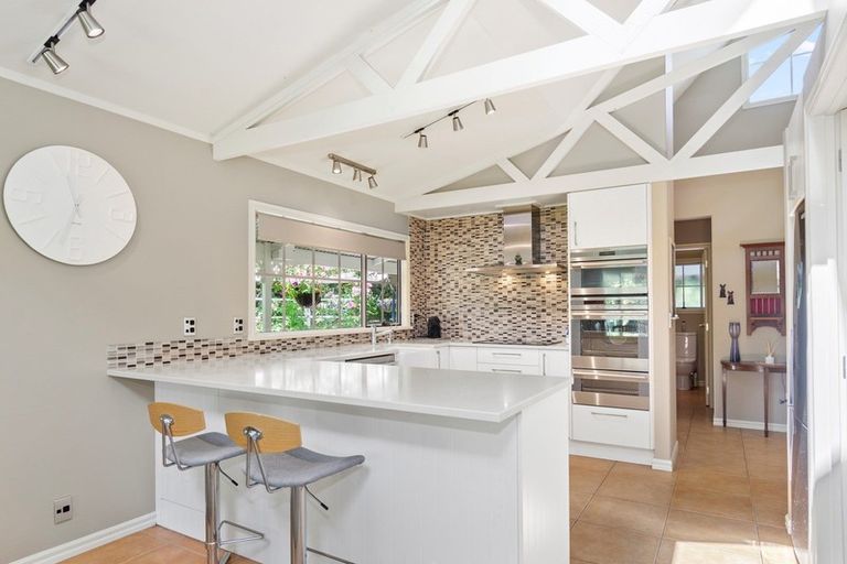 Photo of property in 42 Kayelene Place, Omokoroa, 3114