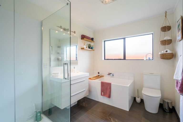 Photo of property in 60d Ruapehu Street, Paraparaumu, 5032