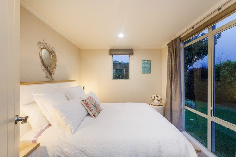 Photo of property in 3 Rodeo Drive, Kelvin Grove, Palmerston North, 4414