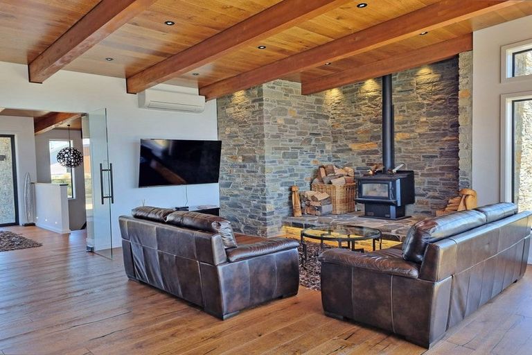 Photo of property in 16 Mistake Drive, Lake Tekapo, 7999