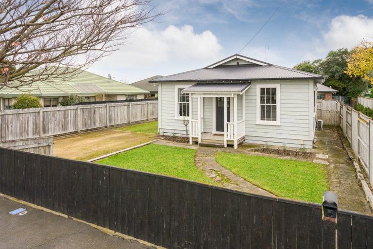 Photo of property in 2 Fairs Road, Milson, Palmerston North, 4414