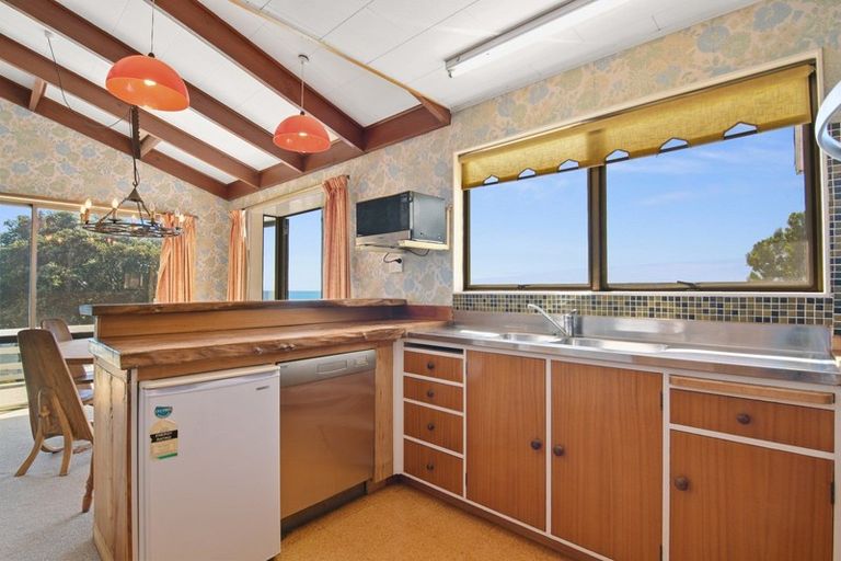 Photo of property in 9 Bydder Terrace, Patons Rock, Takaka, 7182