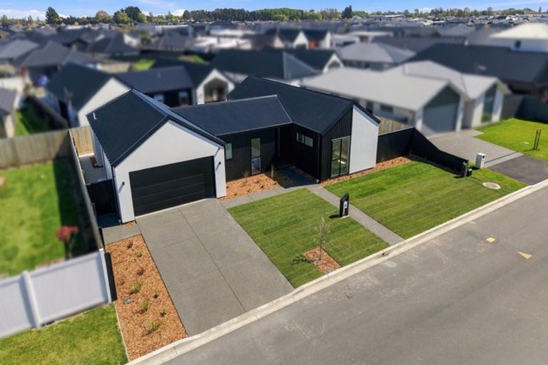 Photo of property in 10 Dan Street, Marshland, Christchurch, 8083
