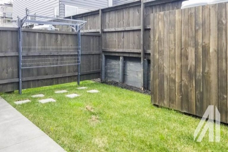 Photo of property in 3 Peihana Road, Hobsonville, Auckland, 0616