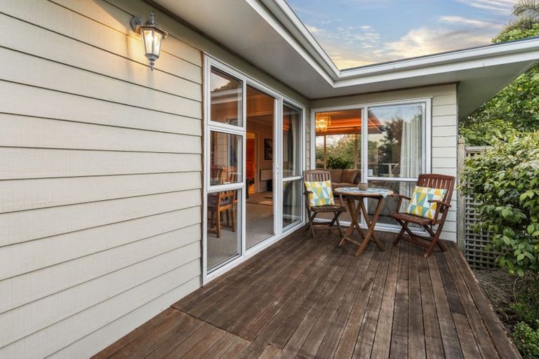 Photo of property in 58 Marina View Drive, West Harbour, Auckland, 0618