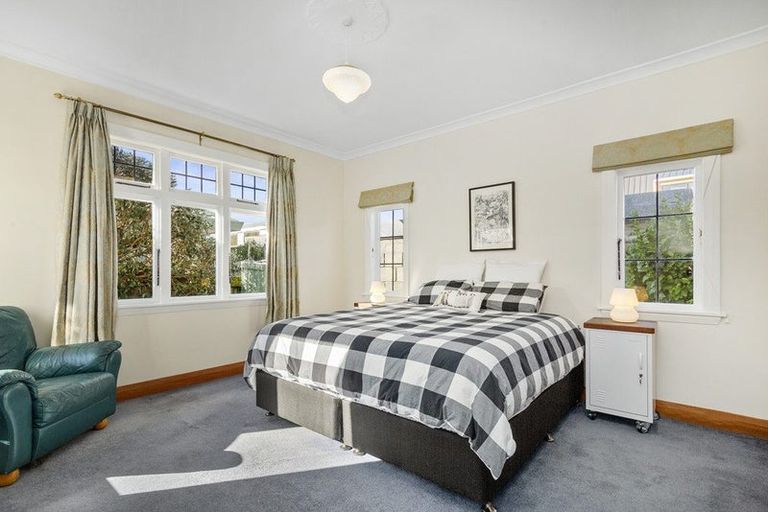 Photo of property in 1d Kereru Bend, Tawa, Wellington, 5028