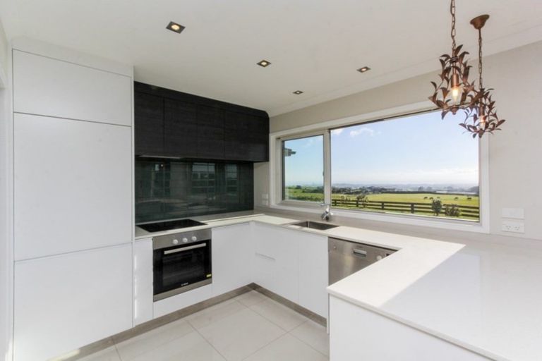 Photo of property in 5 Maunga Heights, Hurworth, New Plymouth, 4371