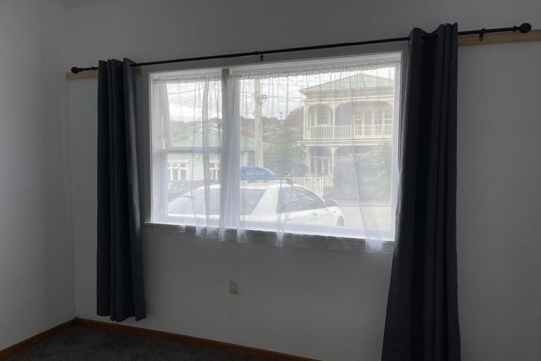 Photo of property in 6 Chatham Street, Berhampore, Wellington, 6023