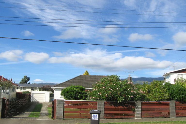 Photo of property in 7 Robertson Street, Elderslea, Upper Hutt, 5018