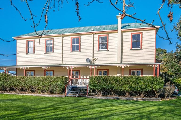 Photo of property in 14 Nelson Street, Helensville, 0800