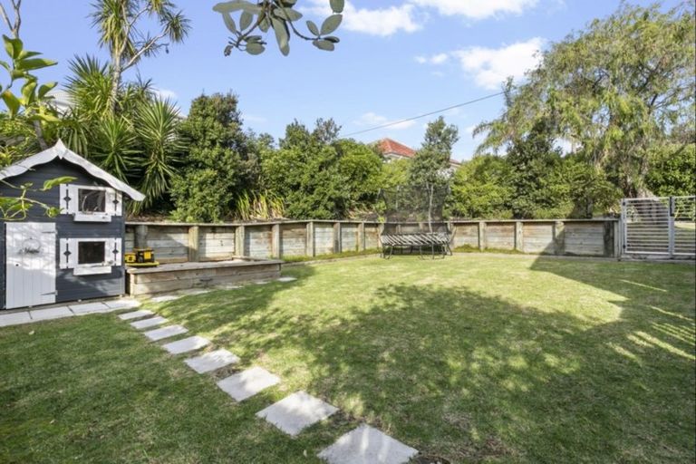 Photo of property in 14a Church Street, Northcote Point, Auckland, 0627