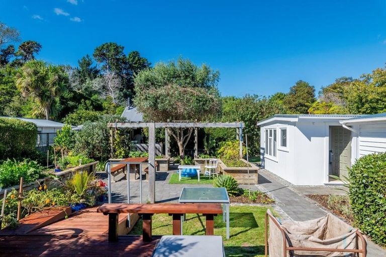 Photo of property in 14 Alexander Street, Waikanae, 5036