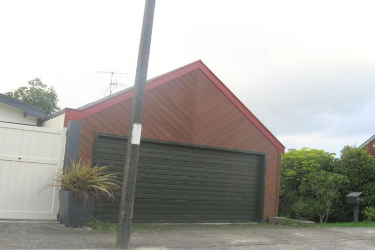Photo of property in 5 Kekeno Grove, Tirohanga, Lower Hutt, 5010