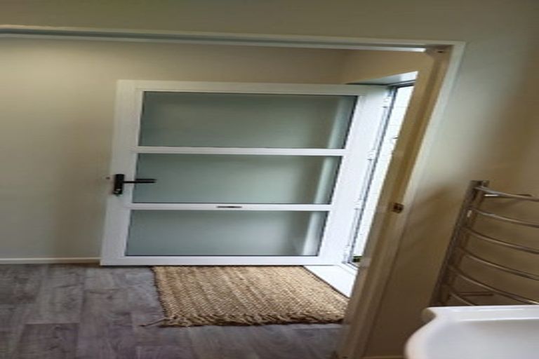 Photo of property in 12 Mataroa Avenue, Northland, Wellington, 6012