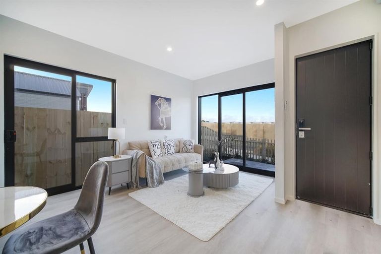 Photo of property in 71 Puwha Street, Massey, Auckland, 0614