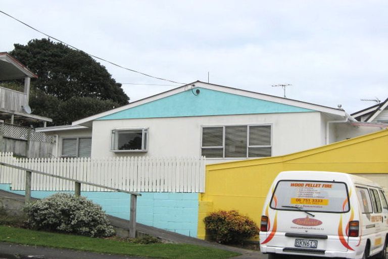 Photo of property in 16 Rainsford Street, Moturoa, New Plymouth, 4310