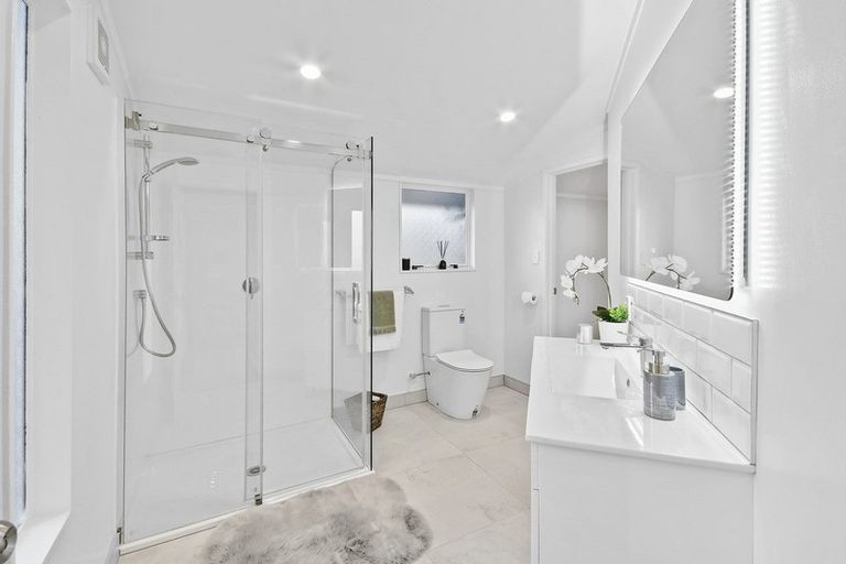 Photo of property in 1 Tremen Place, Pukekohe, 2120