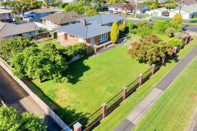 Photo of property in 69 Willis Road, Papakura, 2110