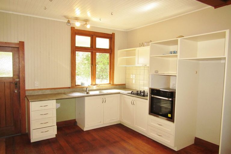 Photo of property in 37 Riverside Drive, Waiwhetu, Lower Hutt, 5010