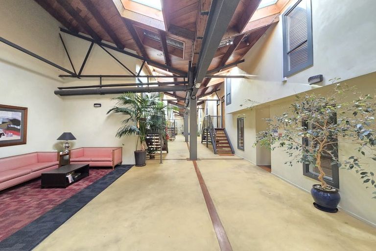 Photo of property in Metro Apartments, 21/220 Thorndon Quay, Pipitea, Wellington, 6011
