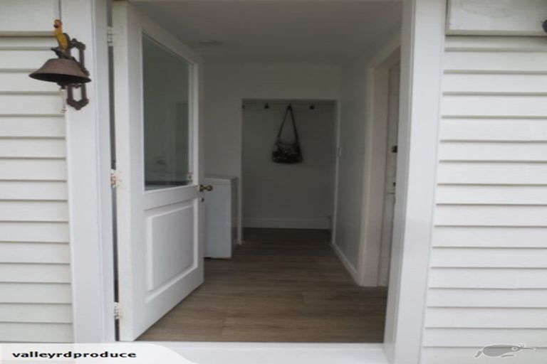 Photo of property in 106 Valley Road, Paraparaumu, 5032