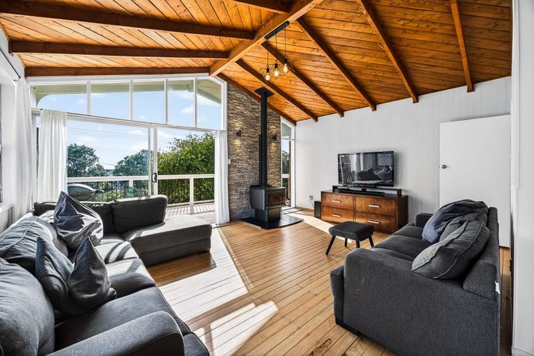 Photo of property in 99 Sunnyside Road, Sunnyvale, Auckland, 0612