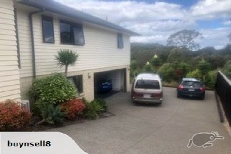 Photo of property in 111 Roberta Crescent, Orewa, 0931