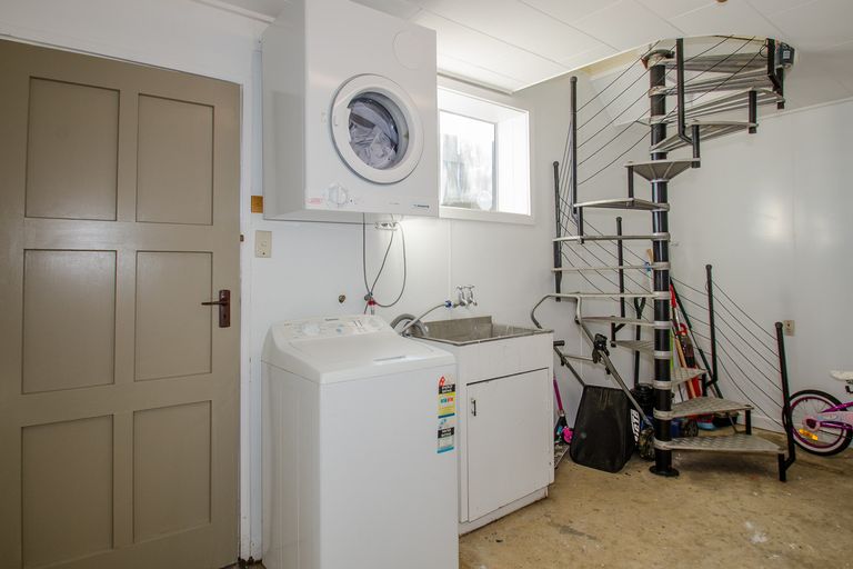 Photo of property in 33 Bernard Street, Kenmure, Dunedin, 9011