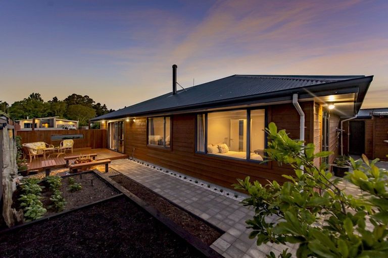 Photo of property in 27 Reserve Road, Waikuku Beach, 7473