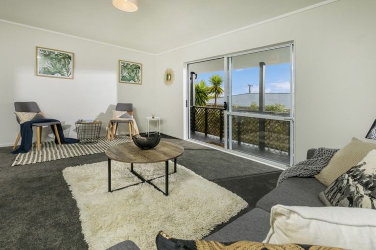 Photo of property in 2/284 Rangatira Road, Beach Haven, Auckland, 0626