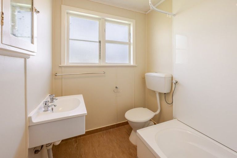 Photo of property in 20 Churchill Street, Waipukurau, 4200
