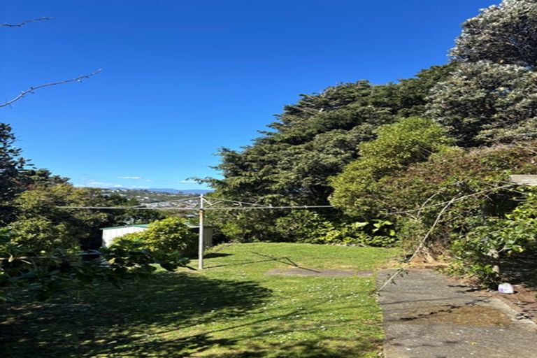 Photo of property in 169 Broderick Road, Johnsonville, Wellington, 6037