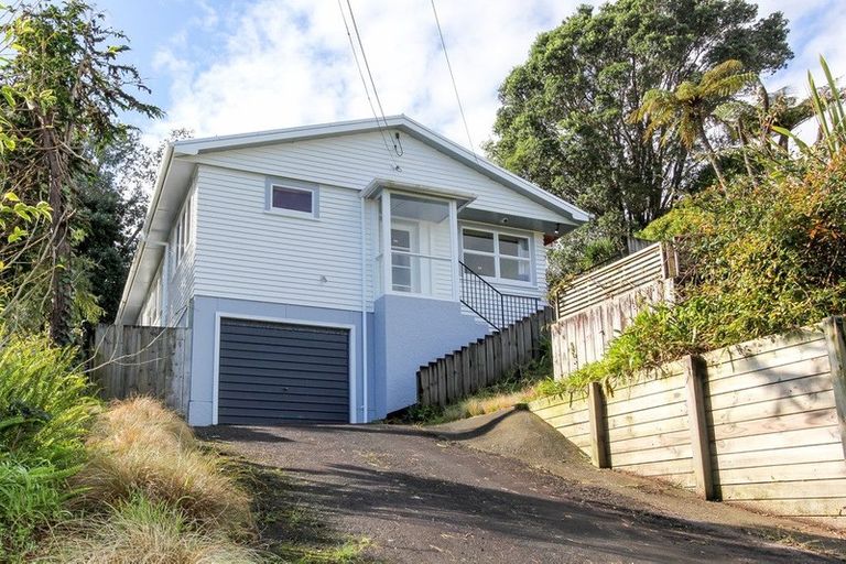 Photo of property in 9 Sardinha Place, Marfell, New Plymouth, 4310
