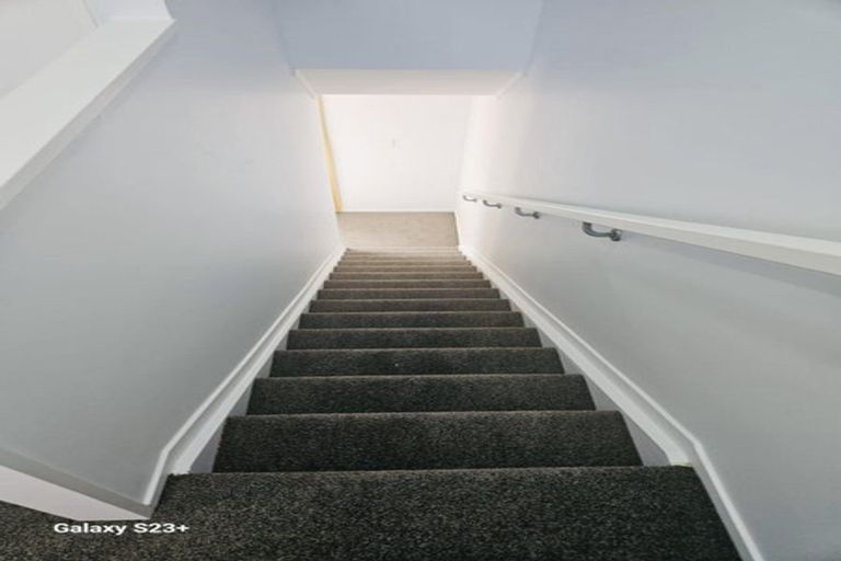 Photo of property in 12 Kevale Place, Manurewa, Auckland, 2102