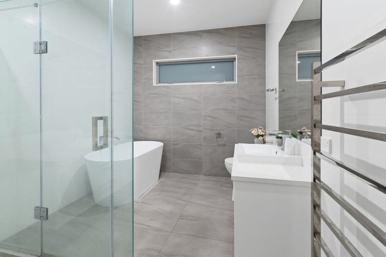 Photo of property in 60 Wainui Road, Silverdale, 0932