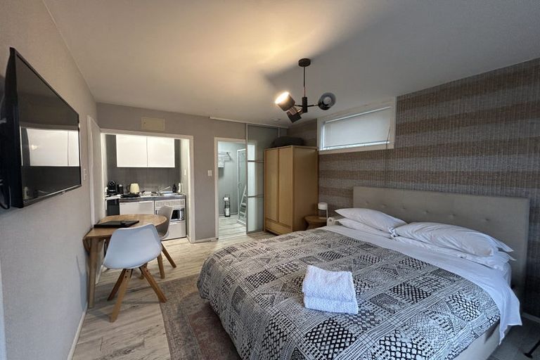 Photo of property in Avon Flats, 4/217 The Terrace, Wellington Central, Wellington, 6011