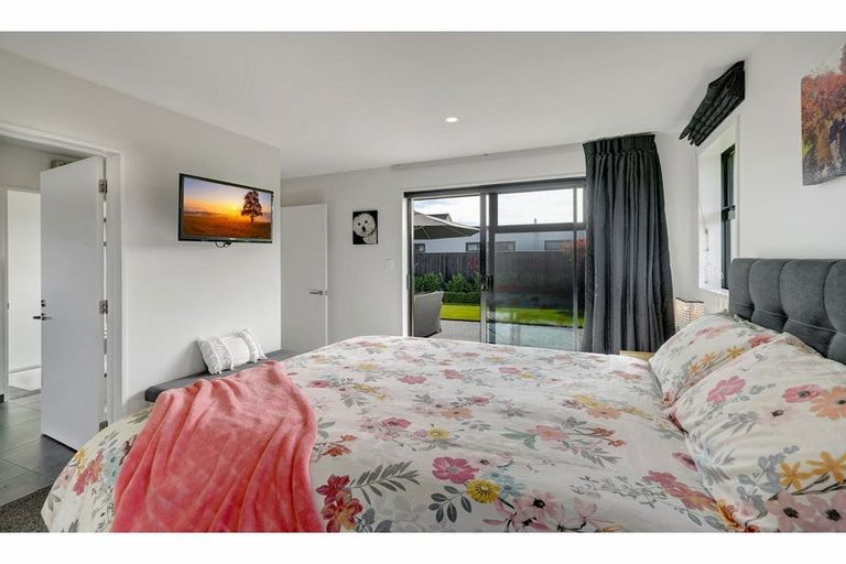 Photo of property in 32 Shrimpton Avenue, Woodend, 7610