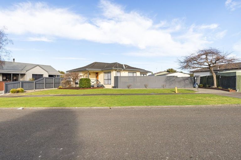 Photo of property in 7 Cedar Grove, Highbury, Palmerston North, 4412