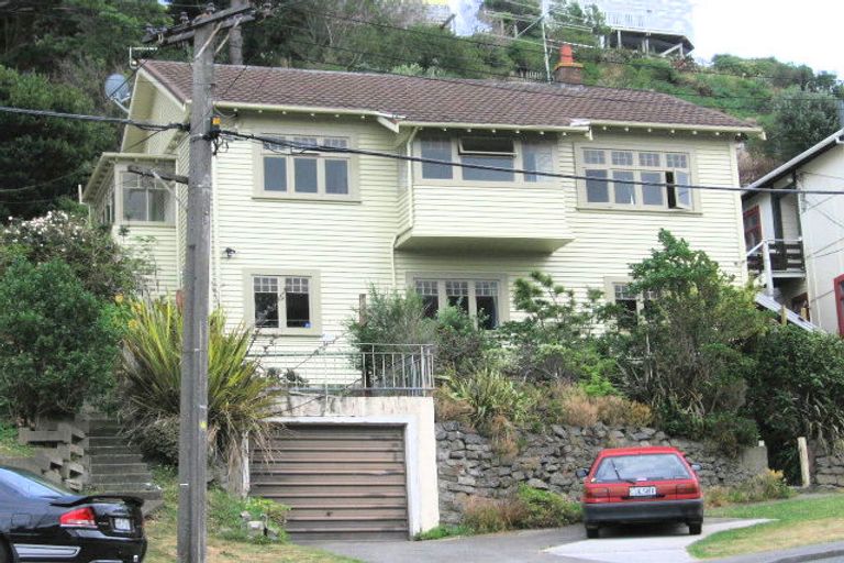 Photo of property in 104 Eden Street, Island Bay, Wellington, 6023