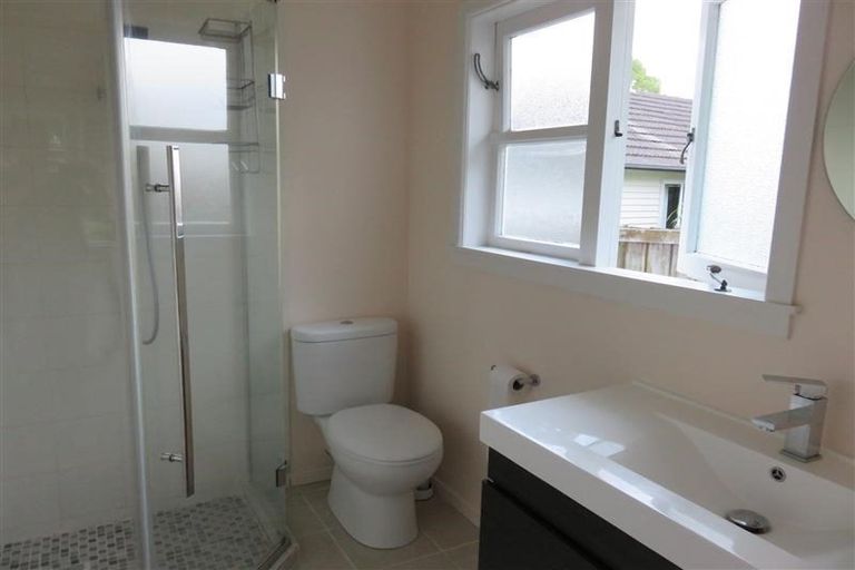 Photo of property in 110 Mcleod Road, Te Atatu South, Auckland, 0610