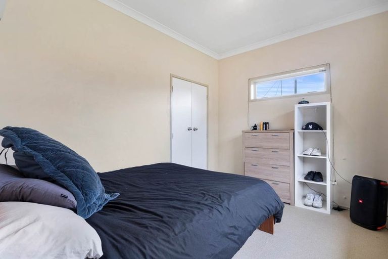 Photo of property in 31 Prince Regent Drive, Half Moon Bay, Auckland, 2012