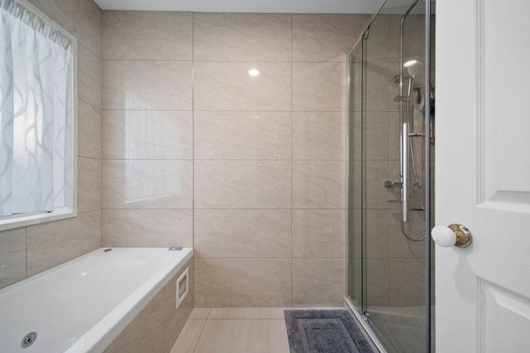 Photo of property in 17 Flora Place, Wattle Downs, Auckland, 2103