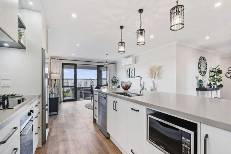 Photo of property in 45 Kitemaunga Avenue, One Tree Point, 0118