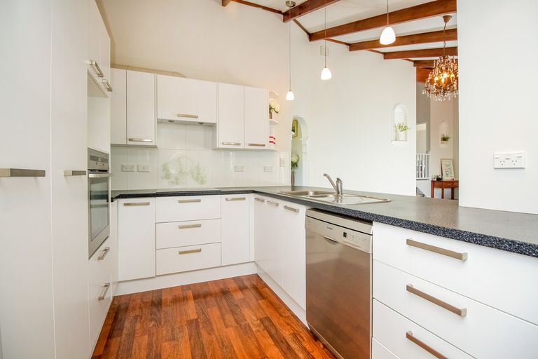 Photo of property in 189 West Harbour Drive, West Harbour, Auckland, 0618