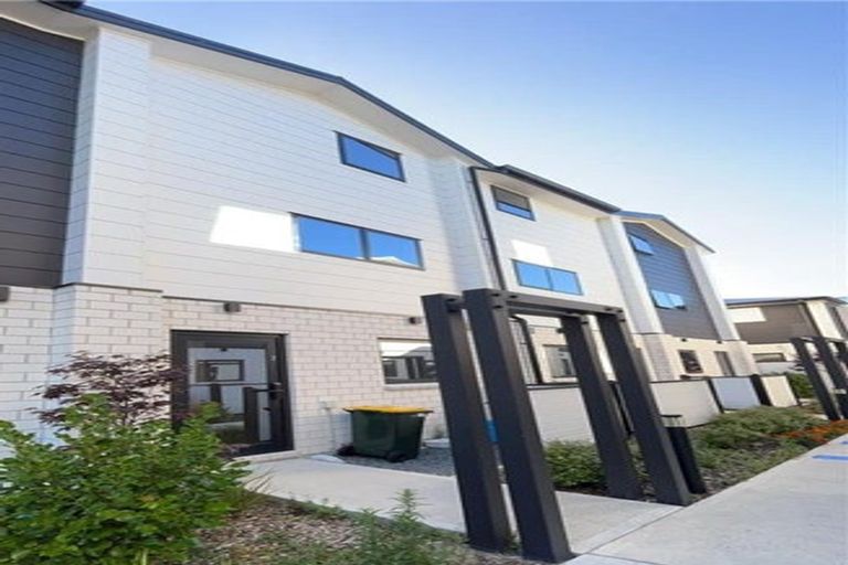 Photo of property in 2/183 Cambridge Terrace, Fairfield, Lower Hutt, 5011