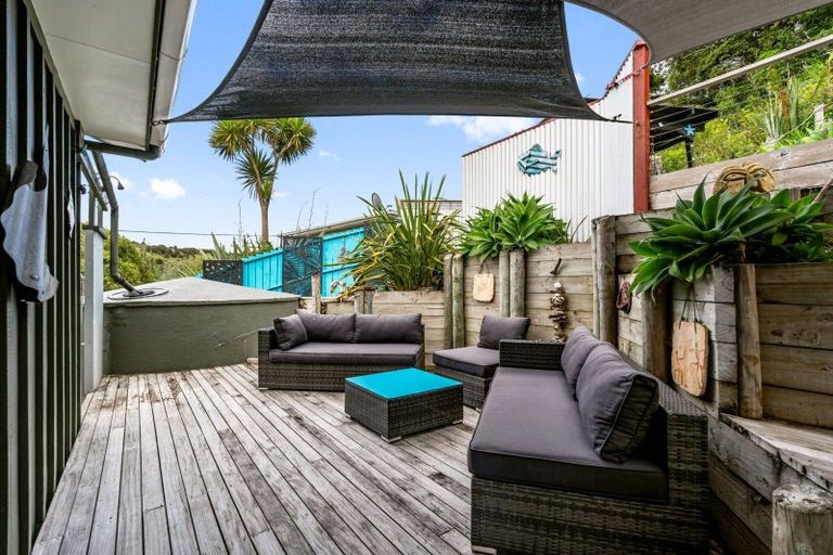 Photo of property in 143 Oakura Road, Oakura, Hikurangi, 0184