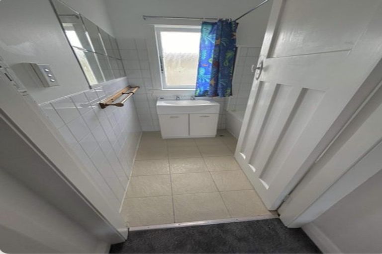 Photo of property in 146 Randwick Road, Moera, Lower Hutt, 5010