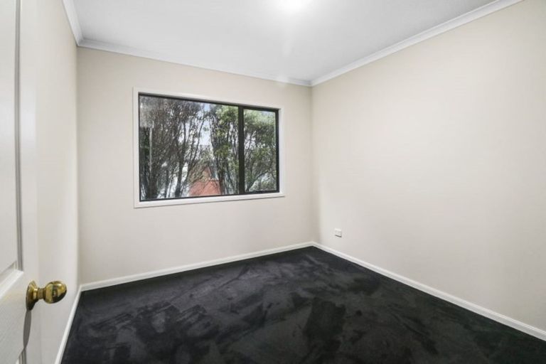 Photo of property in 13 Hercules Drive, Henderson, Auckland, 0612