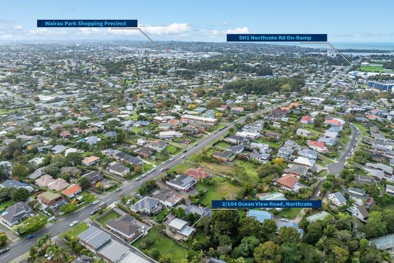 Photo of property in 2/104 Ocean View Road, Northcote, Auckland, 0627