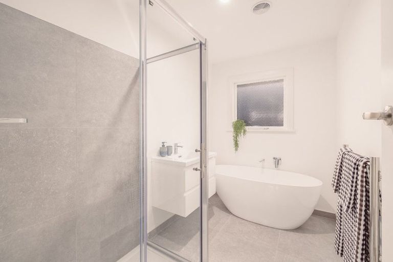 Photo of property in 19 Eglinton Street, Avondale, Christchurch, 8061